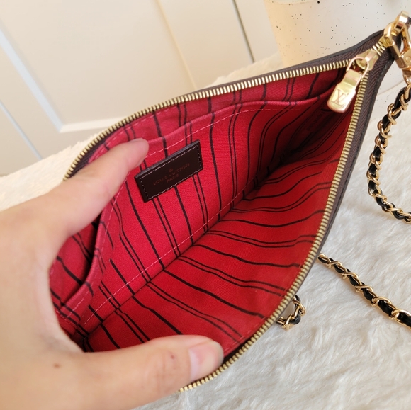 💕LOUIS VUITTON Neverfull Damier Ebene "CERISE" Mm/Gm Clutch Wristlet Crossbody - Picture 12 of 16